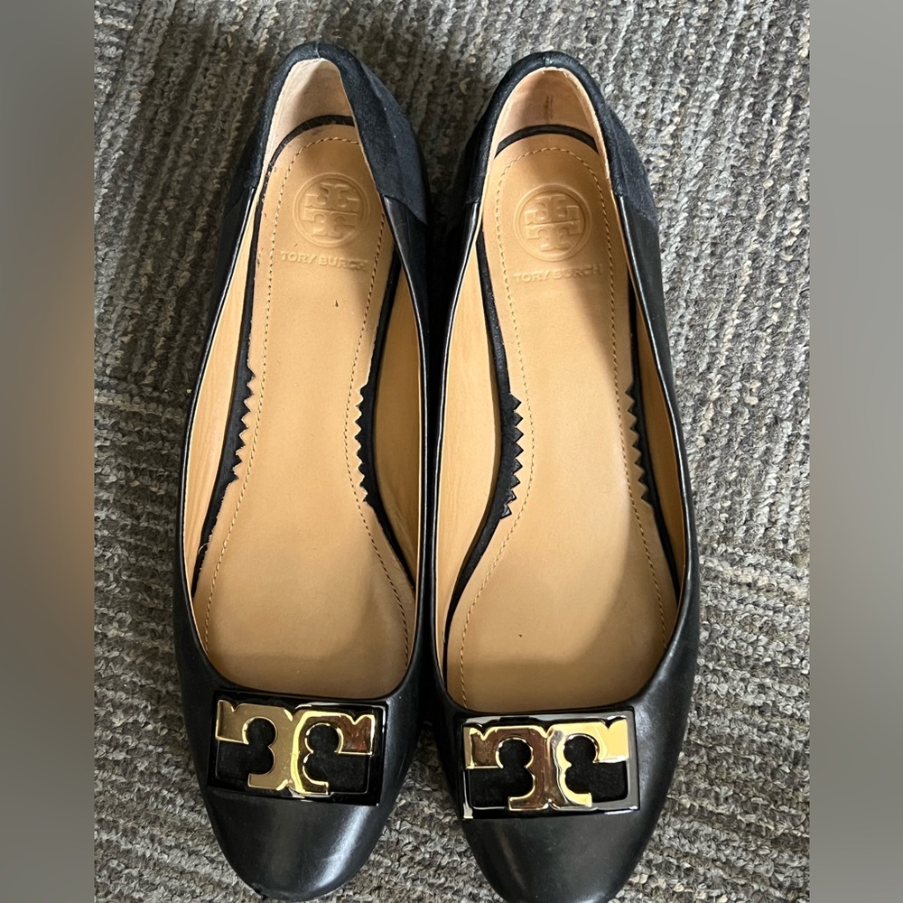 Tory Burch black leather and suede shoes